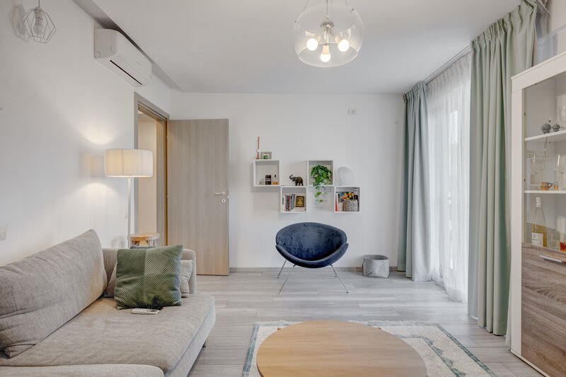 Piata Victoriei, Dr. Iacob Felix, Ultracentral,