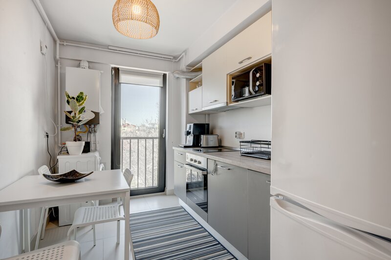 Piata Victoriei, Dr. Iacob Felix, Ultracentral,